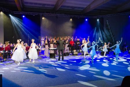 Božično novoletni koncert – v sliki 63